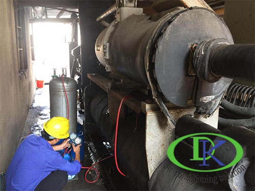 國(guó)祥空調(diào)滿(mǎn)液機(jī)加氟維修